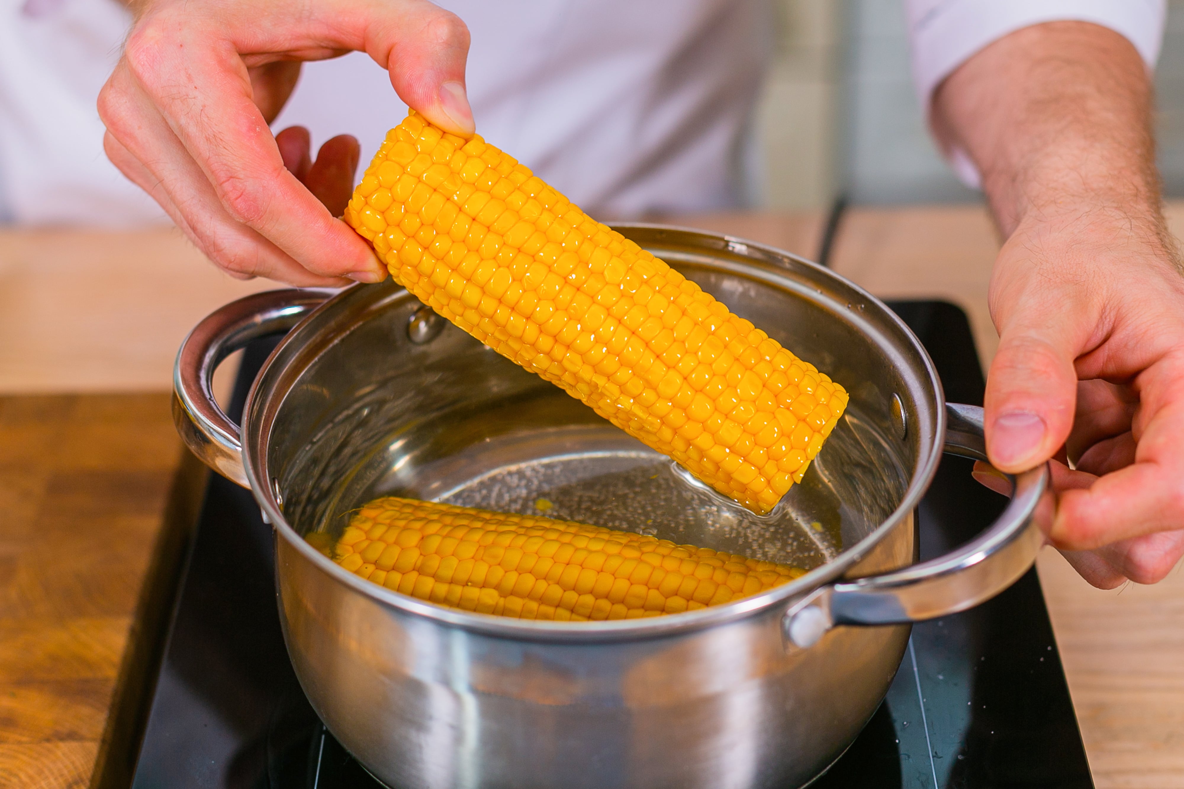 Кукурузный суп с сухариками